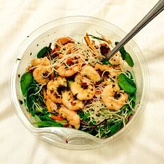 nutritionabc's tweet photo. Quick lunch but still nutrious! Added chilli & corriander to prawns, added rice noodles= yum! #nutritionabc #thiamin https://t.co/JMq0RL6Iwt