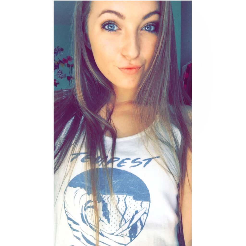 colbynickell's tweet photo. Aye Baby Sis killin' 🤘🏻 
#TempestClothing https://t.co/mj3uWPXxRR