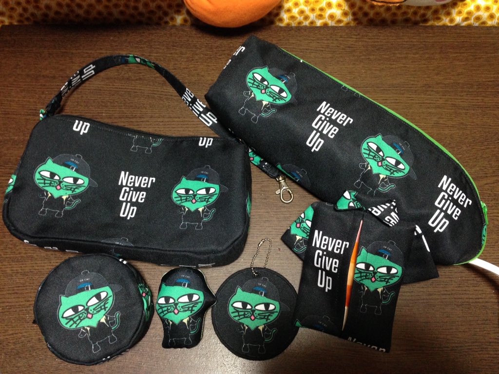 出来たぁ〜ツイート見てるかなぁ💚
オクキャエプロンでペンラケース、ポーチ、ポケットティッシュケースetc...