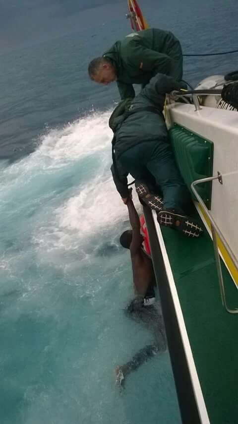 guardiacivil's tweet photo. Servicio Marítimo de la Guardia Civil rescata del mar a 29 personas a bordo de dos barcas en la costa de #Ceuta https://t.co/LmWB1EMLUQ