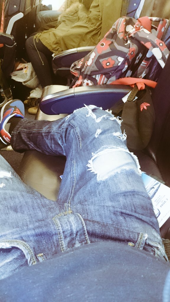 _cmcast's tweet photo. Aveces tmb soy vip en el avión!😁 https://t.co/BlcbUUaY05