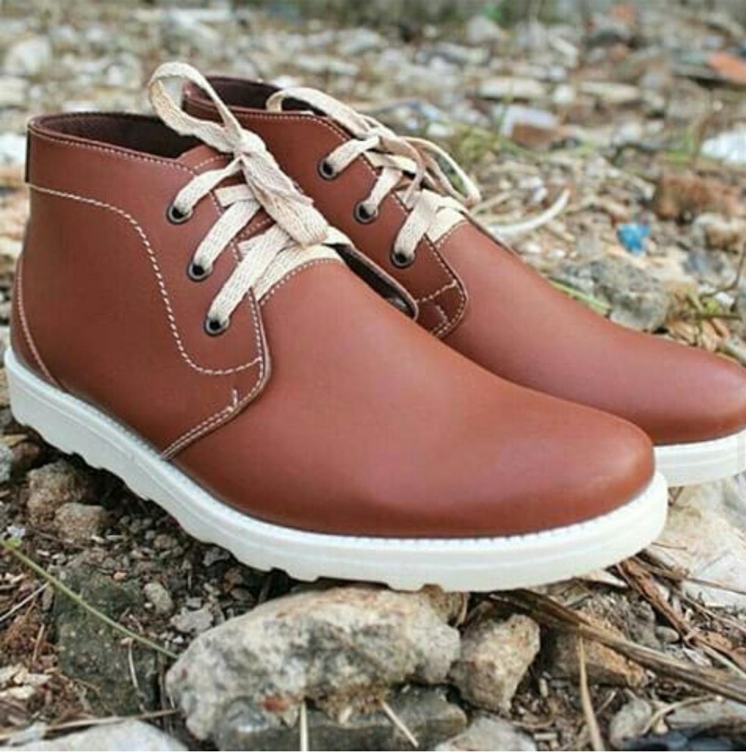 maroon colour casual shoes