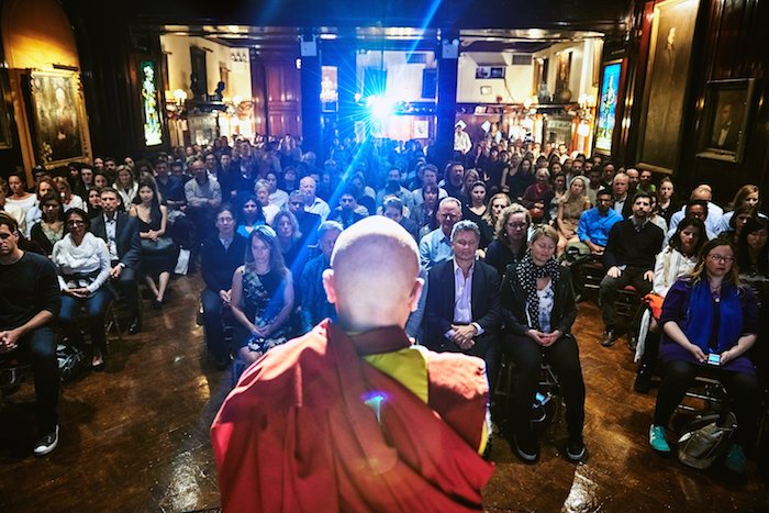iamwellandgood's tweet photo. How to be happy, according to "the happiest man in the world": https://t.co/EvmFVdHnE0 @MatthieuRicard https://t.co/cd5qXpMcML
