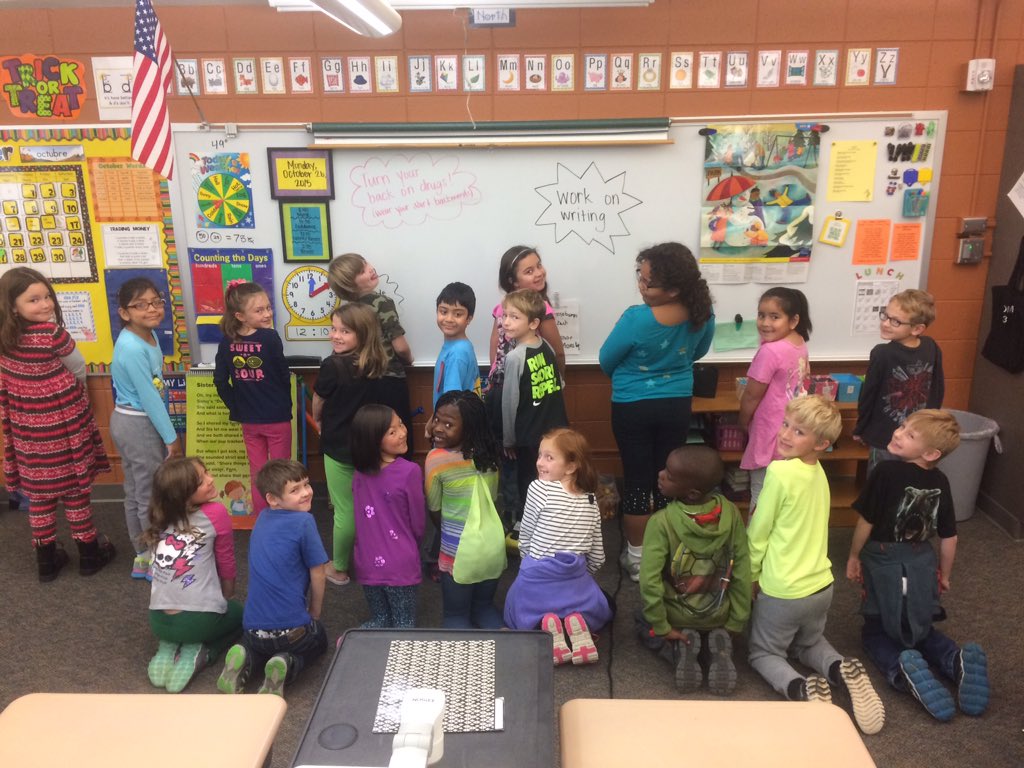 TettenbornBryan's tweet photo. #RRW "turn your back on drugs" #backwardsshirts #Proud2bMPS https://t.co/uF1lhkQlqj