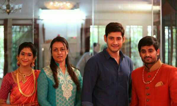 MaheshBabuFacts's tweet photo. Superstar @urstrulyMahesh #Namrata 😍 https://t.co/KNzFG7pIGZ