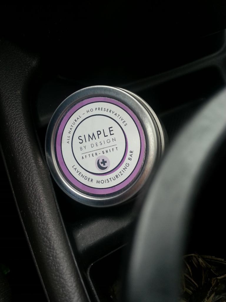 SmHockensmith's tweet photo. I always keep a solid moisturizer handy in CO. This is my car bar :-) https://t.co/hV7G0Lrdt2 https://t.co/WhYH5een3y
