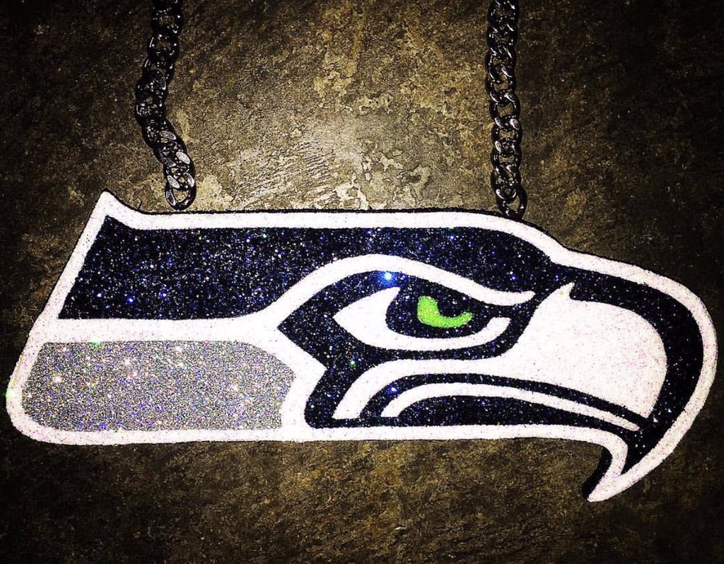 chainsbyayo's tweet photo. Custom "Seattle Seahawks 🏈" chain for @ciro1420 #chainsbyayo #chaingang #claychains #custom https://t.co/ns8vd3eH54