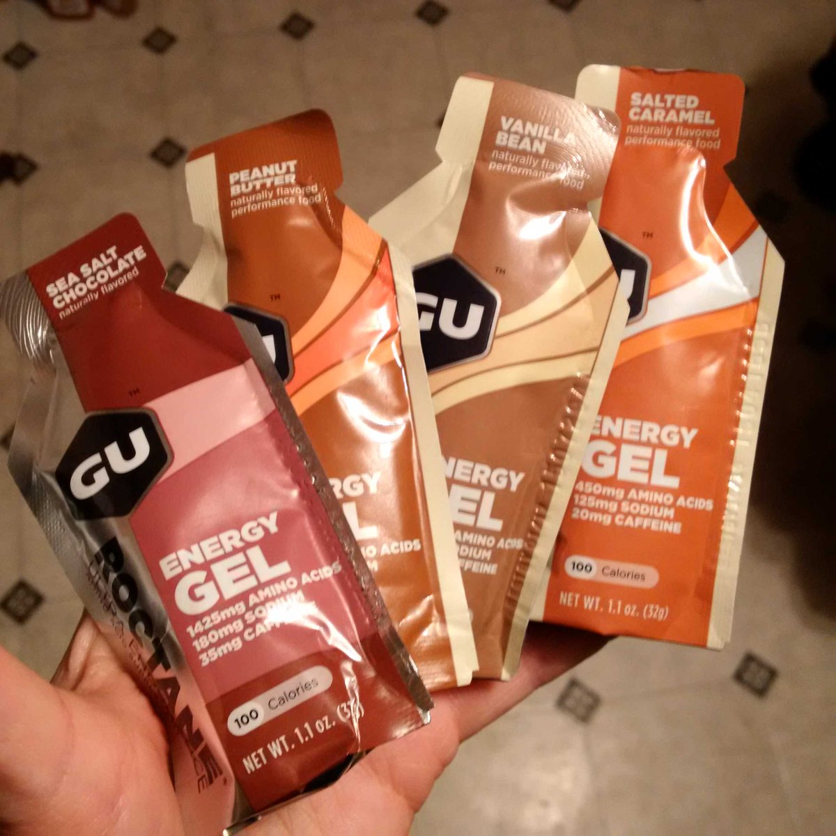 MistressKofOs's tweet photo. Ooh, a whole rainbow of @GuEnergyLabs #gel flavours! #allbrown #somuchbrown #howamigonnatelltheseapart #running #run https://t.co/SohQW4gbB4