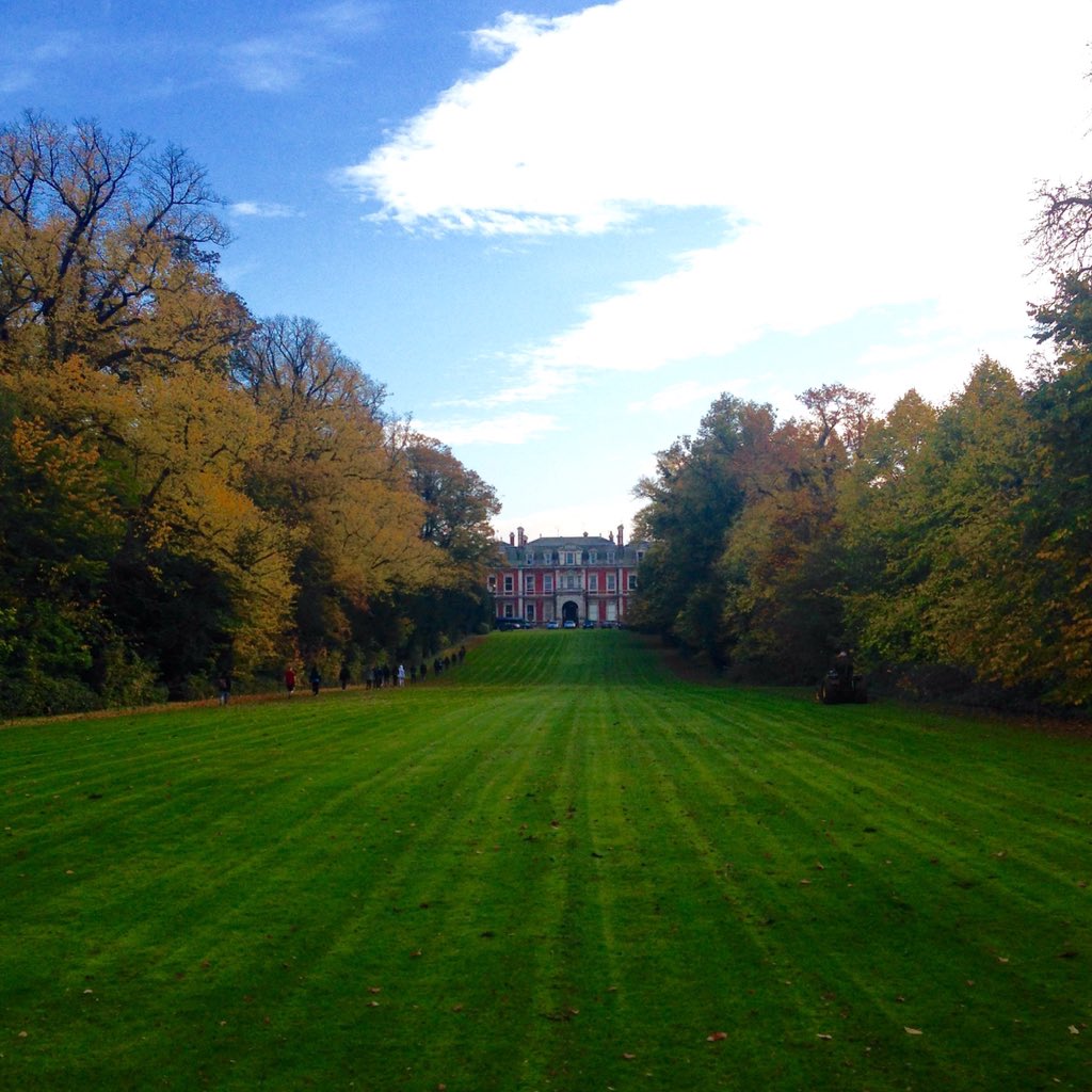 daniblarsen's tweet photo. Lunch time walking meditation with the members of NYDC - on my old stomping ground :) #nicetobeback… https://t.co/mUE9C6VWvo