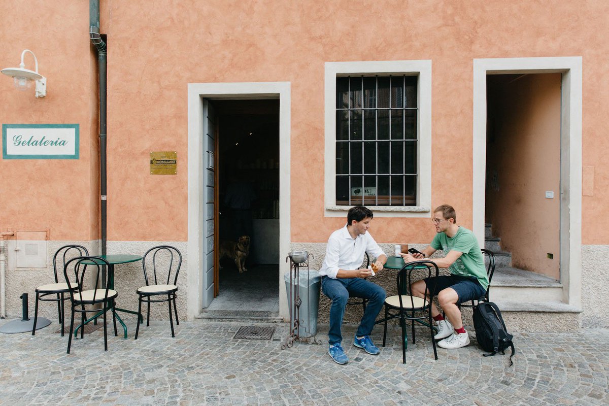 Loved making final #behindthestripes of 2015 with <a href="/emily_maye/">Emily-maye</a>! Meet <a href="/l_guercilena/">Luca Guercilena</a> at home! 
trekfactoryracing.com/blog/behind-st…