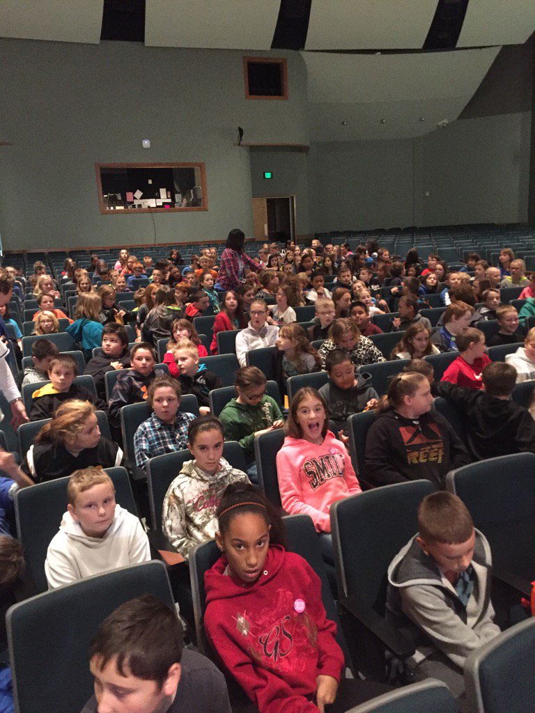 jaejuarez36's tweet photo. @ExSpgsStandard 5th grade students of ESSD are filing in for the Optimist Club's annual DARE presentation #eslocal https://t.co/nHiH6PlnNV