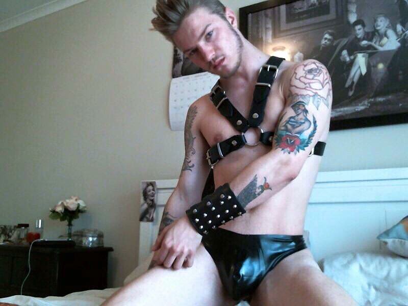 Toesnacast's tweet photo. #gaypigslave https://t.co/2ljoNDYdwZ