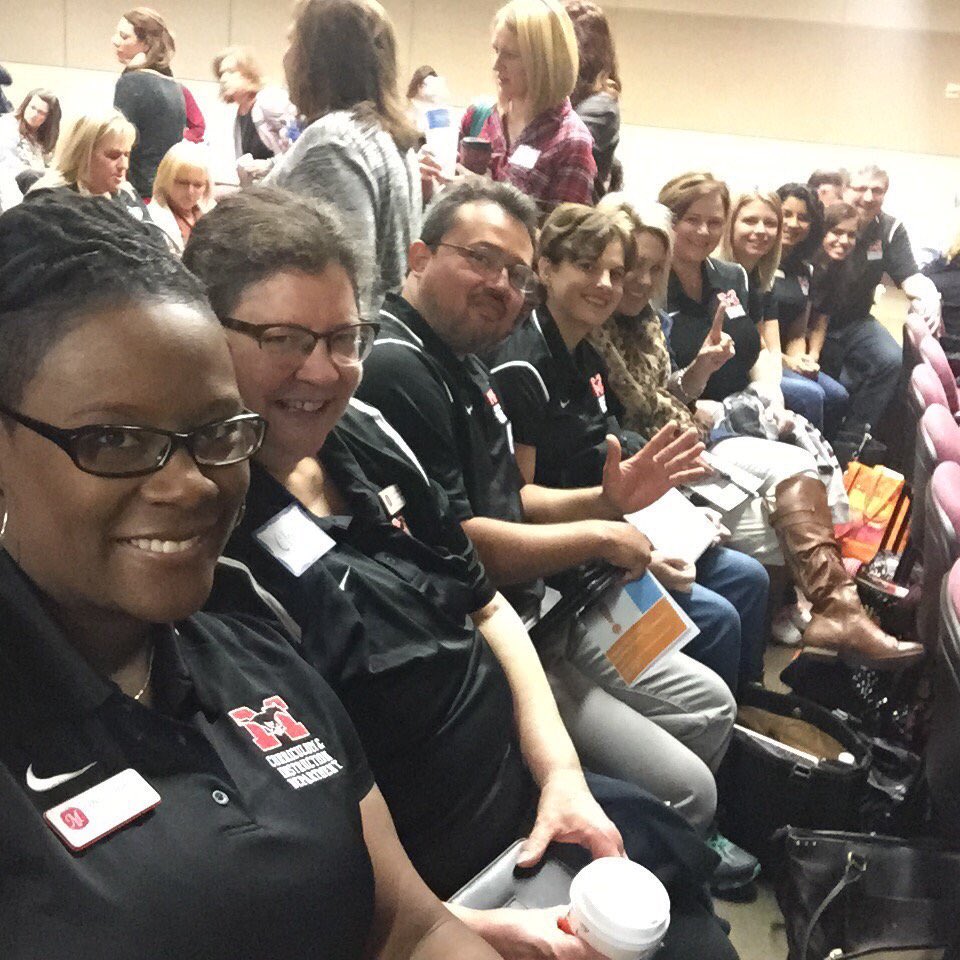 ThaislenP's tweet photo. Dream team! #EduphoriaConference #Eddy10&11 @eduphoria! #ManorISD @CI_Manor https://t.co/qzEMJk95VU
