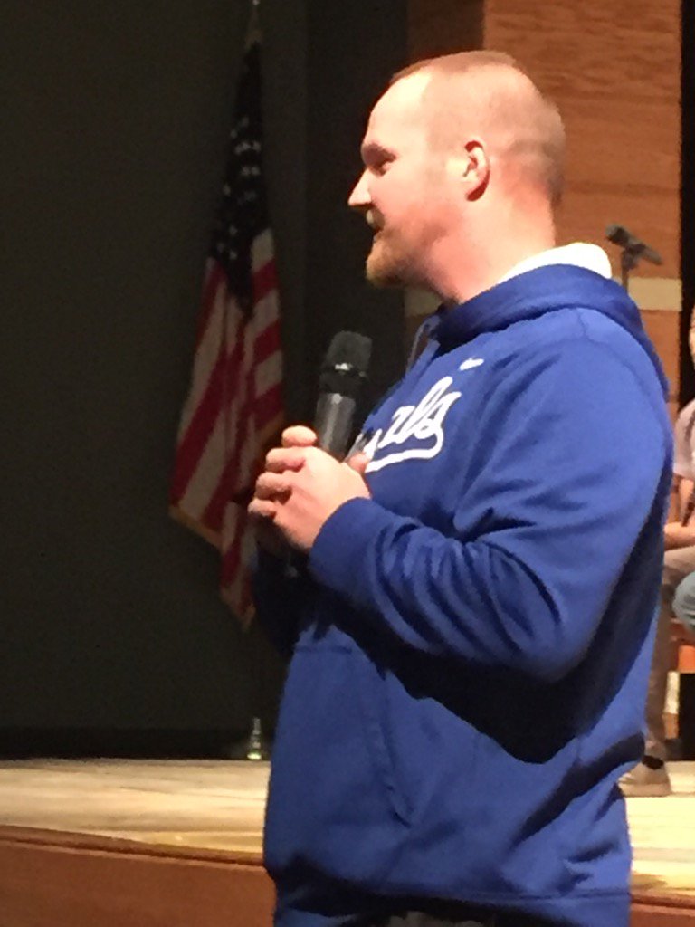 jaejuarez36's tweet photo. Coach Schwab says "JUST SAY NOT" #eslocal https://t.co/tD7tweKjey
