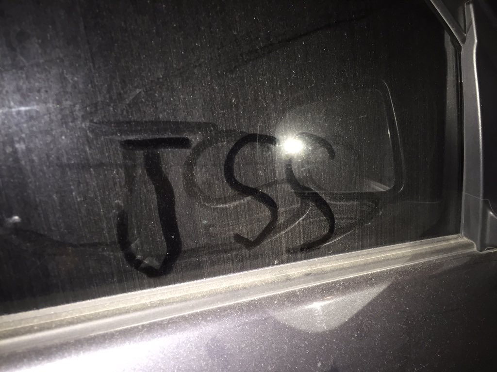 ChiliMedley's tweet photo. After watching #TWDJSS, D wrote this on the car while waiting to get inside the house. Freaked me out a bit. #TWD 😱 https://t.co/CgKba3ZMsg