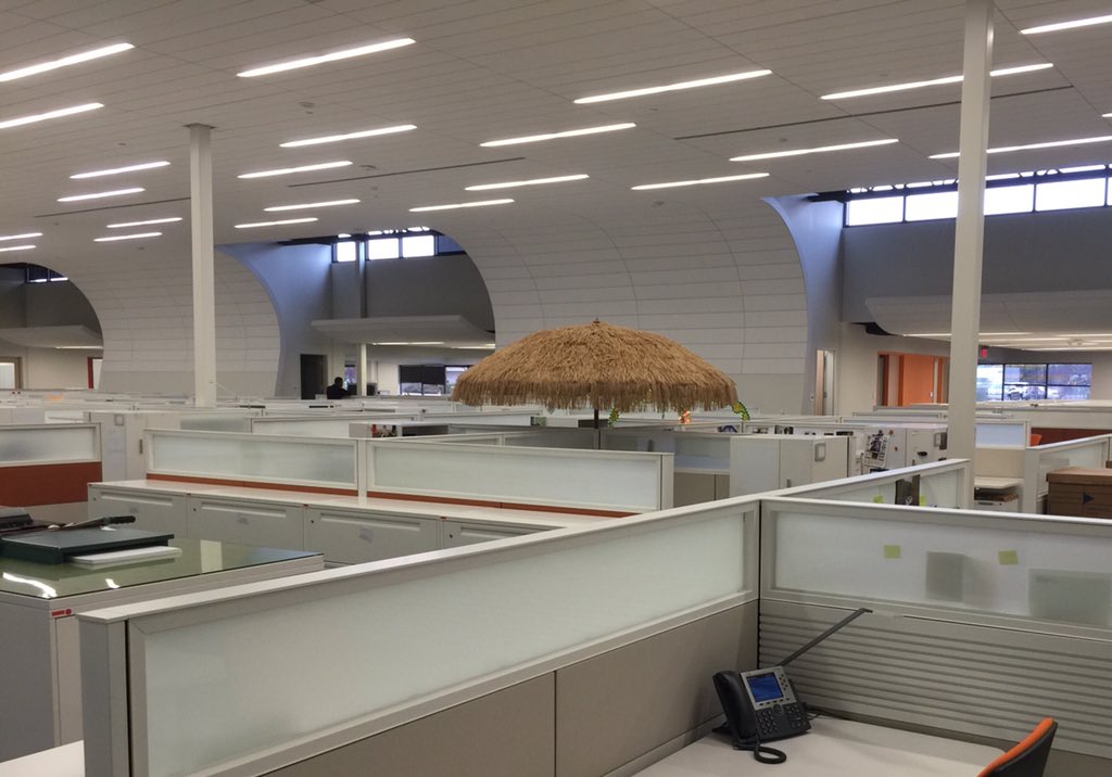 wulfsige79's tweet image. So this just popped up in the office, at someone's cube today... #IDontEven #KindaWantOneNow