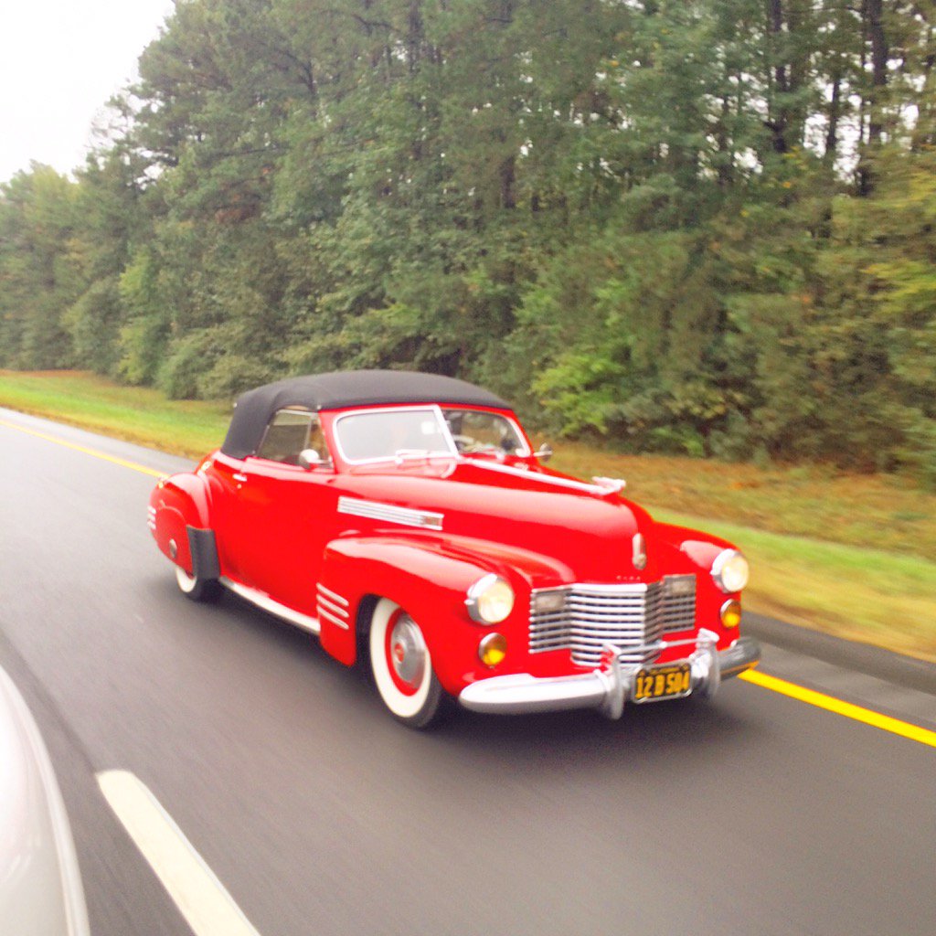 CruisinCone's tweet photo. Cruising Texas on the way with some cool rods. #SEMA2015 #DrivenDirtyTour #classicinstrument @LesNoyse @TODAYshow https://t.co/FPBeqzKSUB