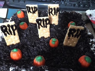 jonandaaron's tweet photo. https://t.co/VO0rISMhYf
#halloween2015 #halloweendessert #baking #halloweenbaking #husbandandhusband #cakedesign https://t.co/6klGoIgbs2