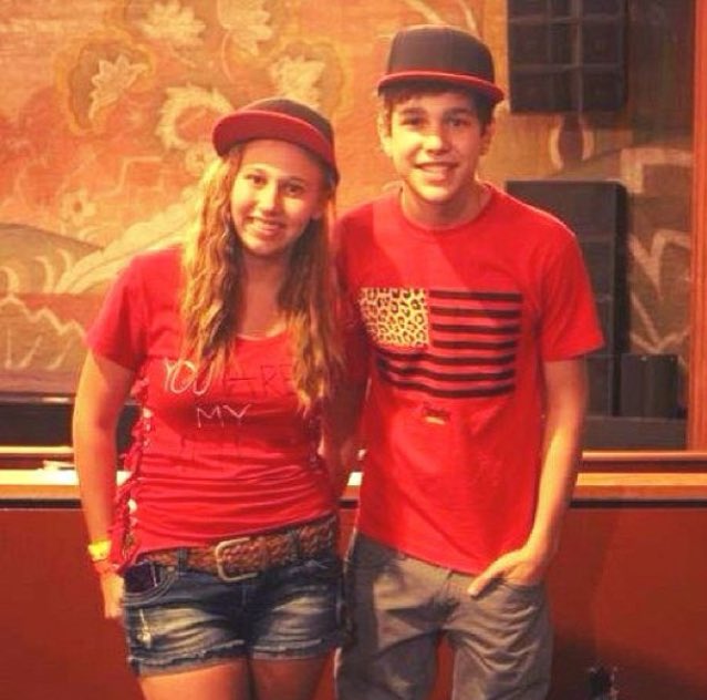 SwagForMahone's tweet photo. the glow up here is real 😛 @AustinMahone https://t.co/1POhqoiPeb