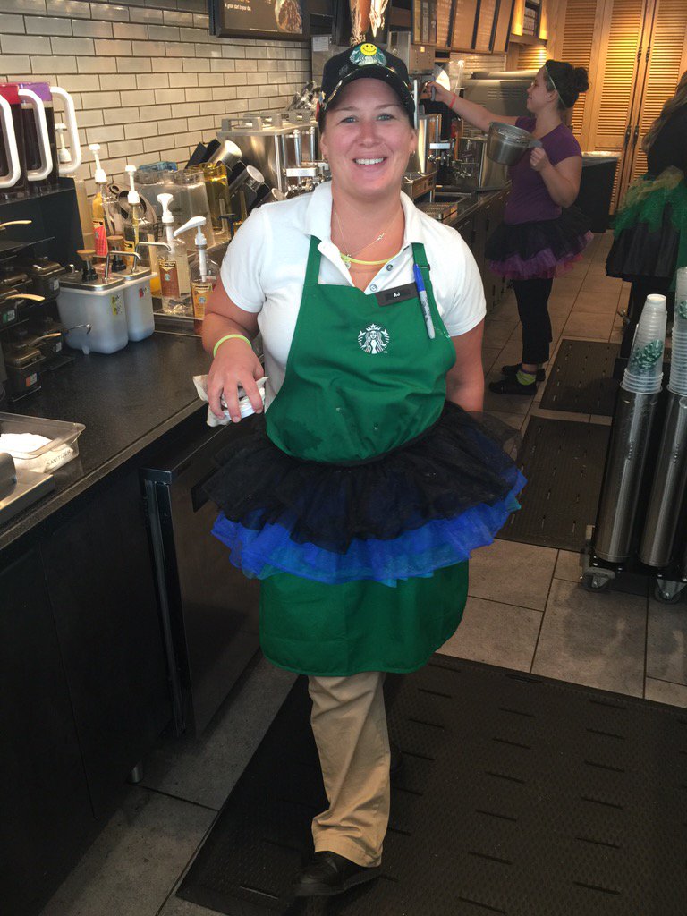 Sbux_KeyWest's tweet photo. On Tuesday we wear tutus!!!#tututuesday #fantasyfest2015 #keywest #tobeapartner @mamasuesbux @smarbesu1 https://t.co/Zro1BNxUjW