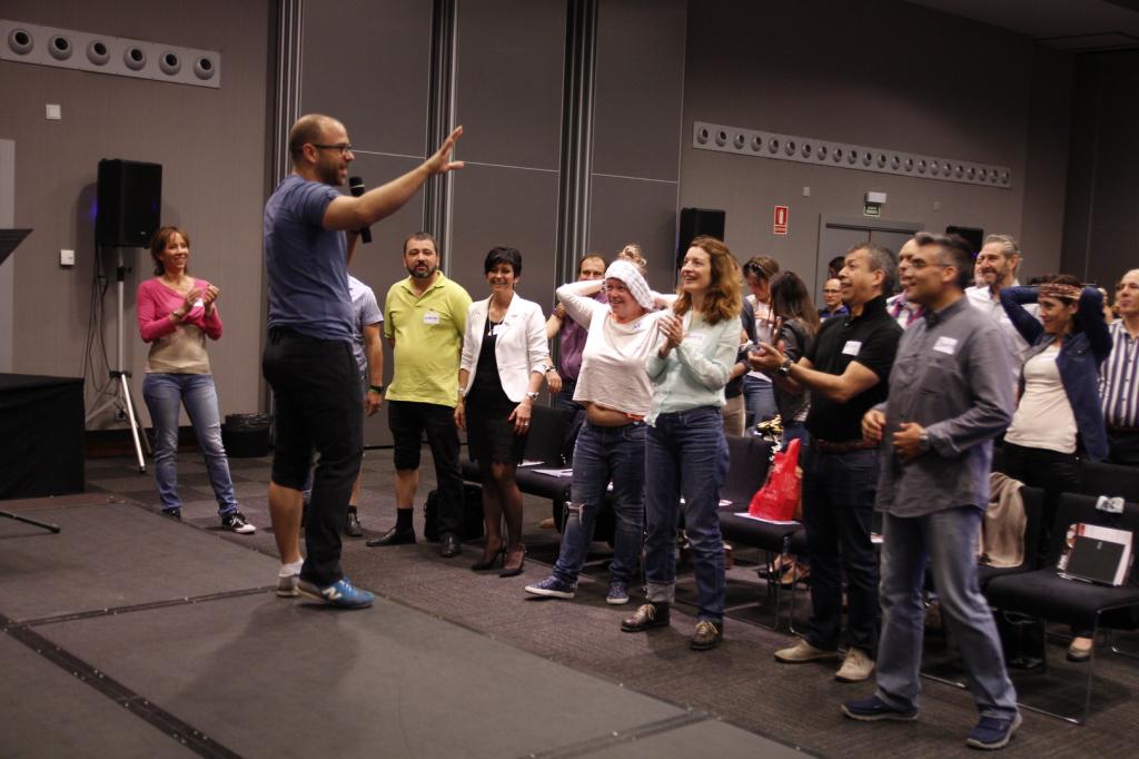 EAEMadrid's tweet photo. Prácticas Remuneradas curso Stand Up #Aprende #disfruta #trabaja #vívelo  info@escuelartesescenicas.com #Madrid https://t.co/PrigS63E7I