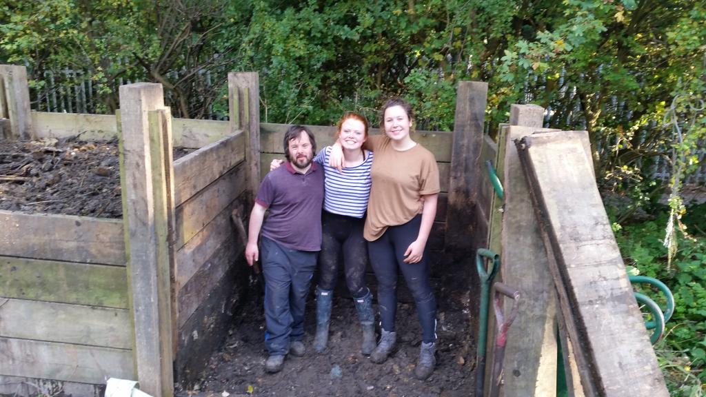 Thanks to hard working <a href="/uniofbrighton/">University of Brighton</a> students who put the theory of waste management into practice! @susebb