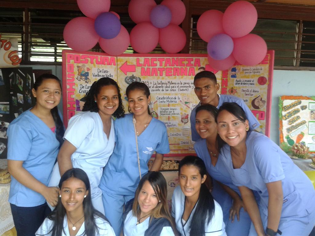 unergprensa1's tweet photo. Estudiantes Enfermería #Unerg realizan Feria de Servicio Comunitario.  Participan 800 estudiantes en 31 proyec https://t.co/DvtmGpAF29