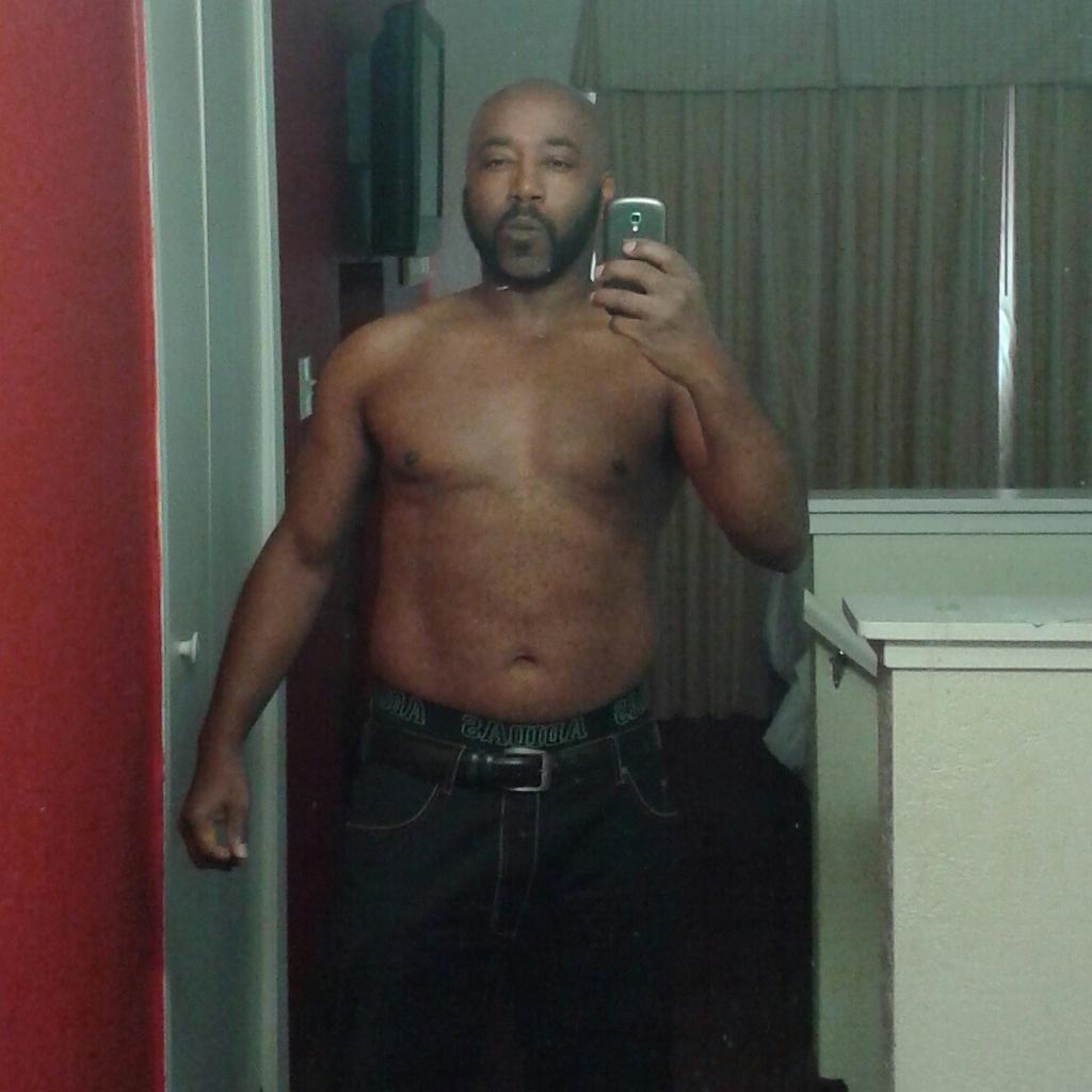 DjMaon's tweet photo. Ladies follow me I follow back https://t.co/6ErGsm2oaI
