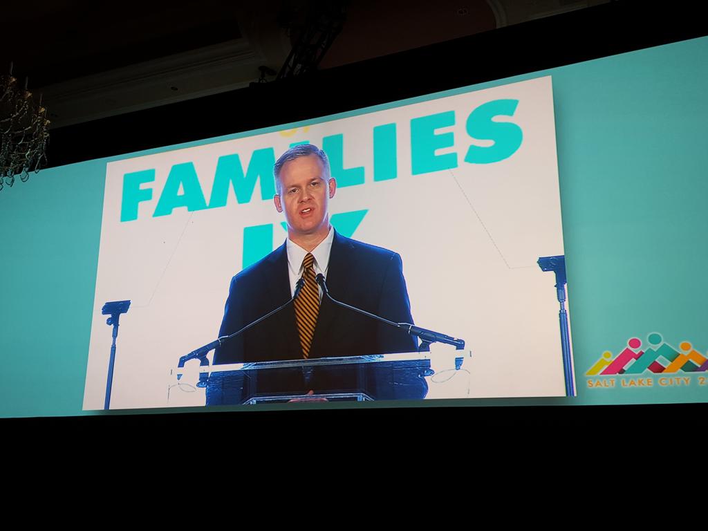 iarsuaga's tweet image. #FamilyLightsTheWorld #WCF9