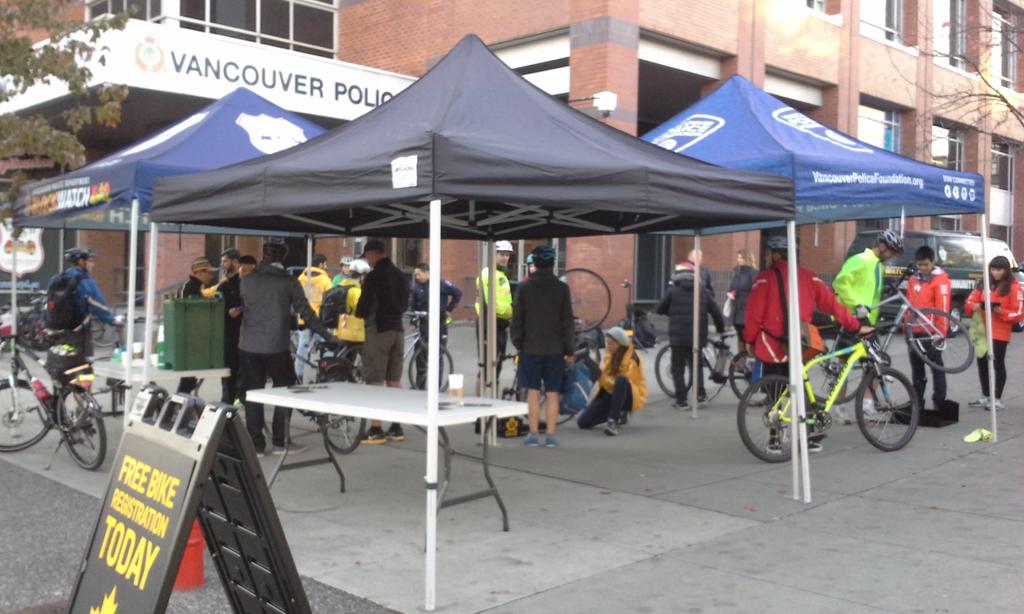 skinnyonsafety's tweet image. A steady stream of #cyclists at #Project529 #bikeregistry this morning. @wechcpc @VancouverPD are ready to help
