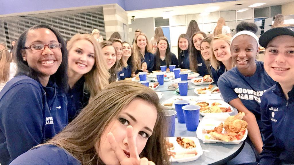 1stladysims33's tweet photo. Last vb game tonight. Come support Lady Bucs volleyball 6:30 varsity. #bwvb #bleedblue #bucnation https://t.co/JOpIWNaun4