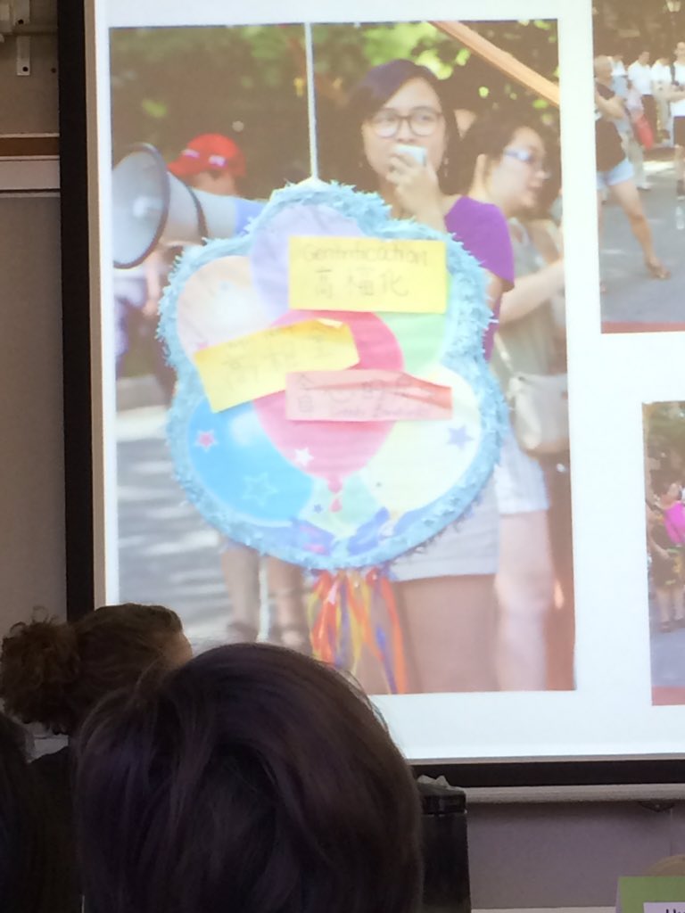 jamcgovern's tweet photo. Gentrification piñata, Chinatown, NYC 🤗 #Tanner2015 https://t.co/taSZKmkSWo