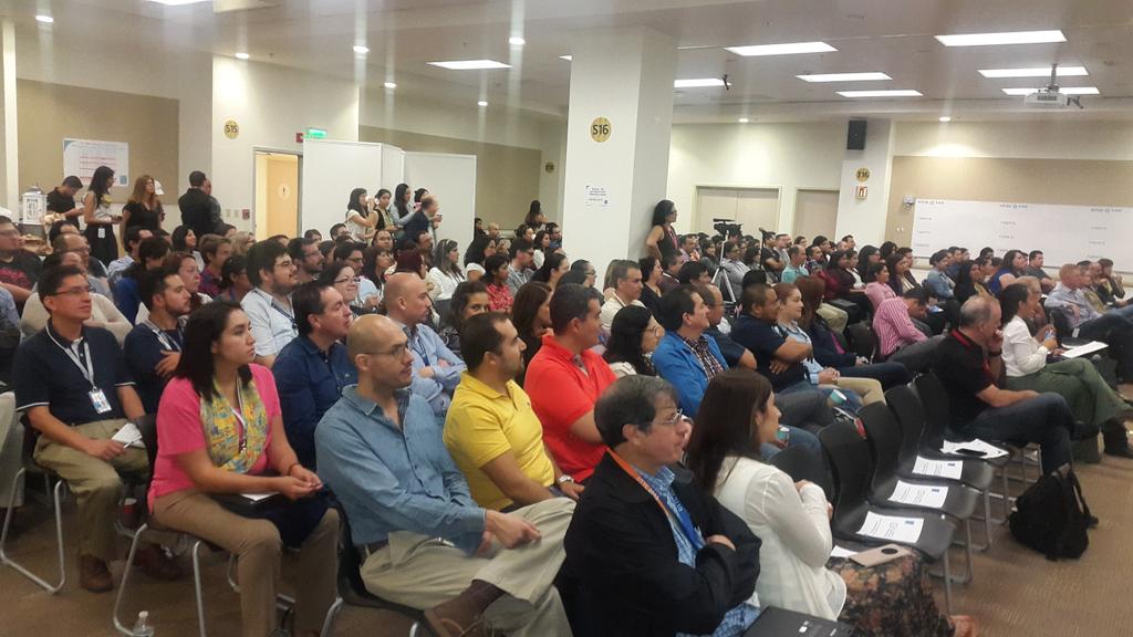 maribelkagm's tweet photo. And here we go, full auditorium.  @WomenAtIntel #WINConf15.  #WINMEXICO https://t.co/a2geAxf5nb