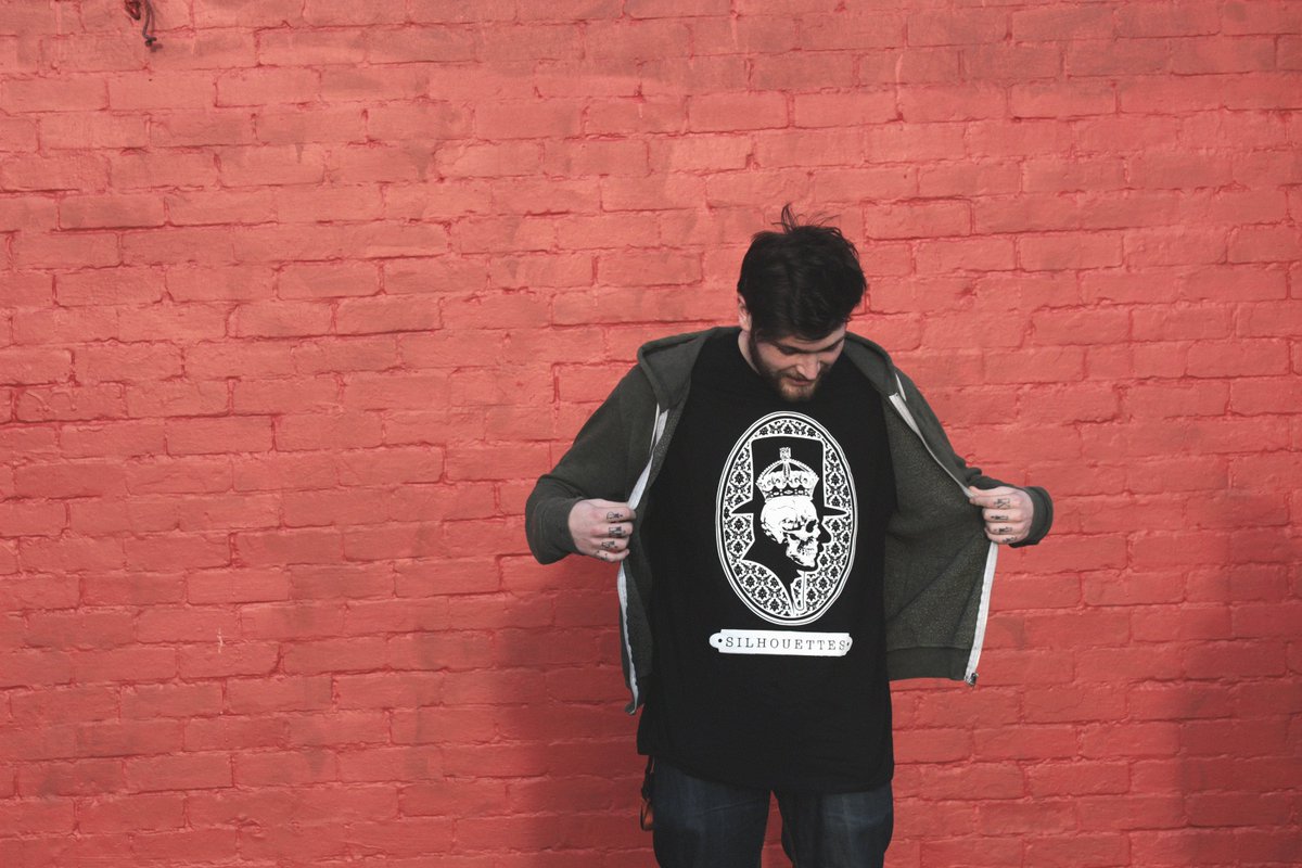 SilhouettesRock's tweet photo. Help us get back on the road by buying some merch :) It would really help us right now! https://t.co/YBh9NgBN4I #SOS https://t.co/SPuJT9Jb7Y