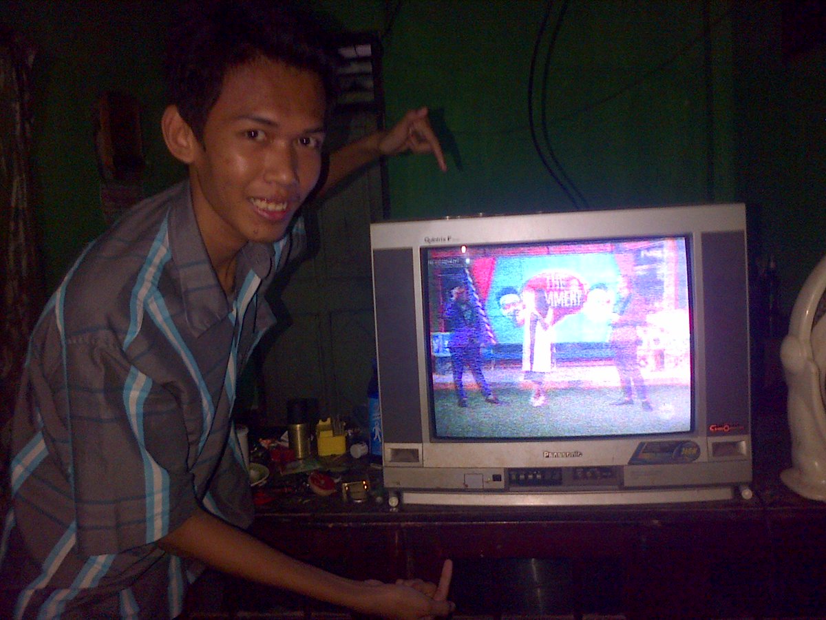 ibenk_shield's tweet photo. semoga dapat
@TheComment_NET @smartfrenworld jawabannya A.10 jam #TheCommentAndromax #GoForIt @cuwiieaiiumae https://t.co/RXoLbI6vxO