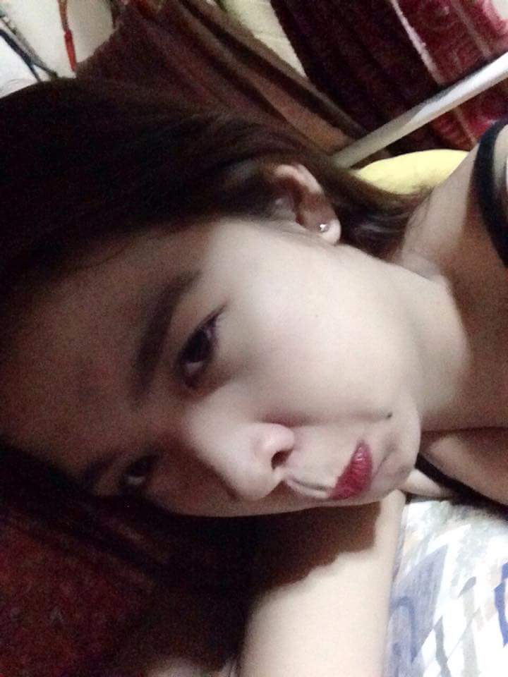 Marsexyy's tweet photo. That feeling when you can't sleep together. 💔#MissingOreo :'( :'( https://t.co/meTCd5abTe