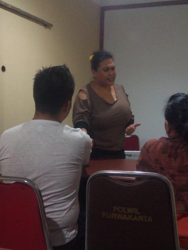 Malam ini ditutup dengan #ChoacingClinic oleh mbak <a href="/Bertha_cv/">$👹👿😵😡</a> untuk persiapan #PurwakartaMenyanyi besok. Thanks guys