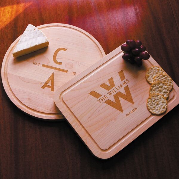 beka_lane's tweet photo. Carve this into your #gift #GivingTuesday #holidayshopping #monogram https://t.co/9elj7oUefv https://t.co/lzCOoeuWiT