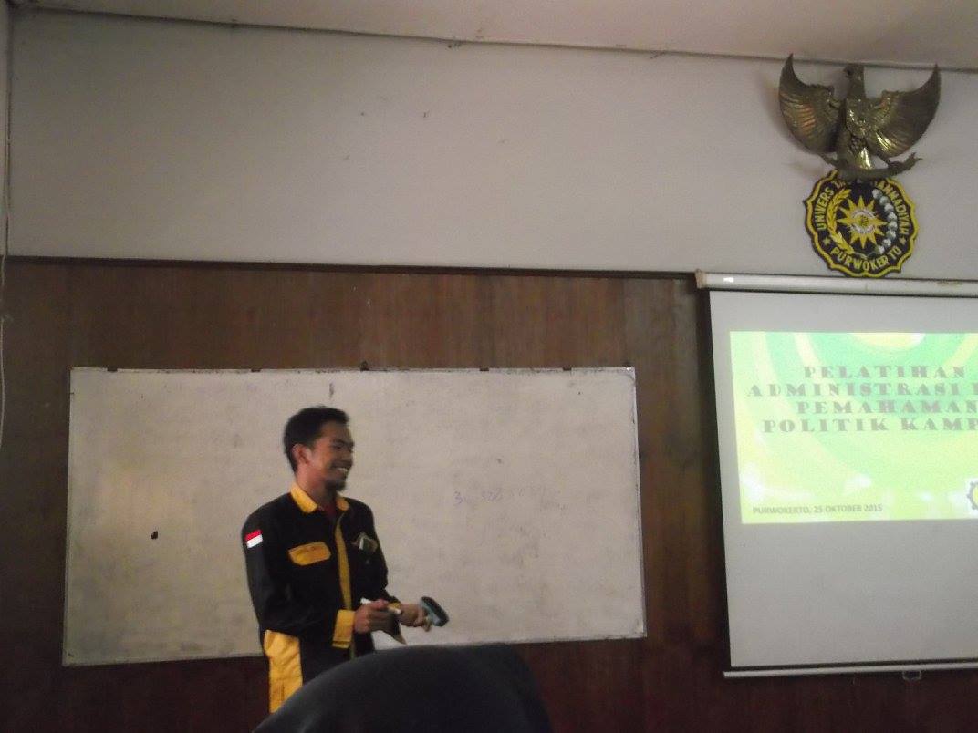 ilham_p_k's tweet photo. Berbagi materi bareng anak @agro_UMP Himagrotek ump " CIhuy". Tetep semangat aja kawan ! https://t.co/apqUuibPxy