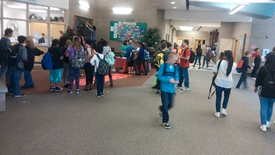 davisgyc's tweet photo. Davis SWAT hosted Red Ribbon Week @ NDJH last week!! #NotAnEcigGuineaPig #BobandLucy #UTOutrage #DontBeAGuineaPig https://t.co/vYmMIc2vGw
