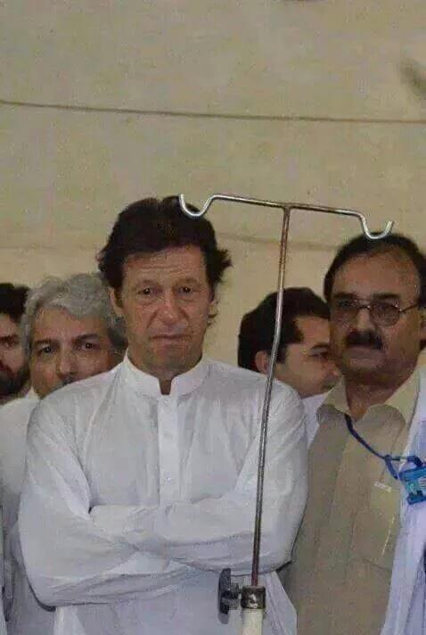 Myleaderimran's tweet photo. -
عمران خان نے سوات اور دیر میں زلزلے کے زخمیوں کی عیادت کی https://t.co/3lKeoQuWKy