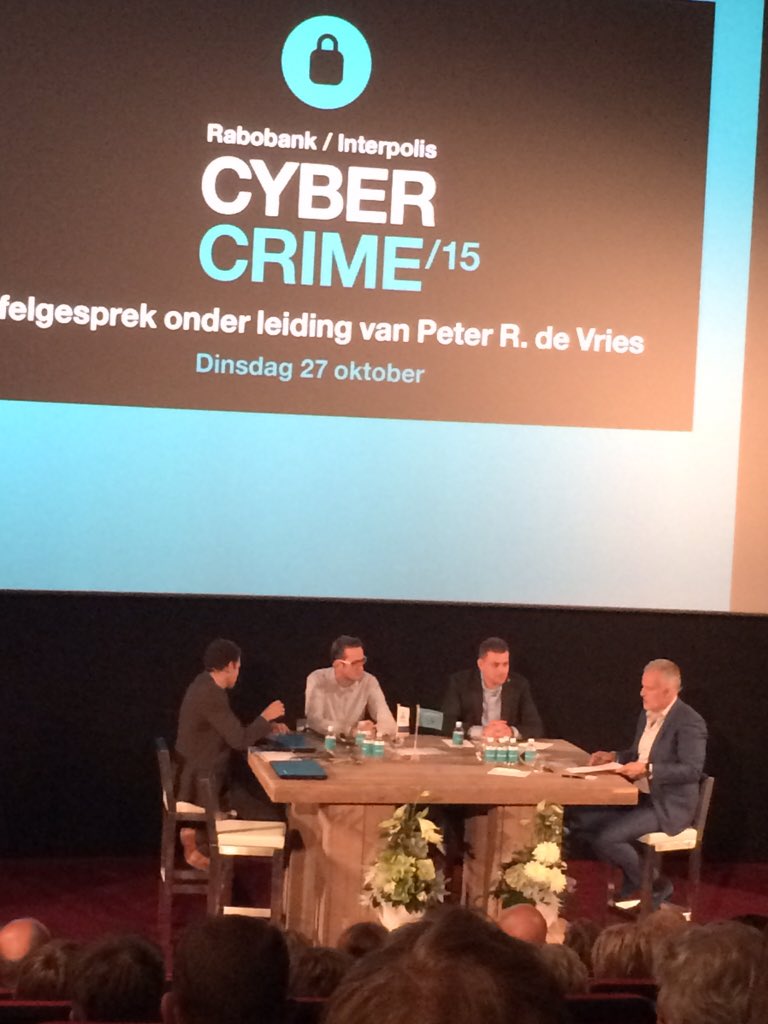 BertvdVeen's tweet image. Live hack #CybercrimeEvent inzicht hoe eenvoudig dit is. Blijf in bedrijf @interpolis