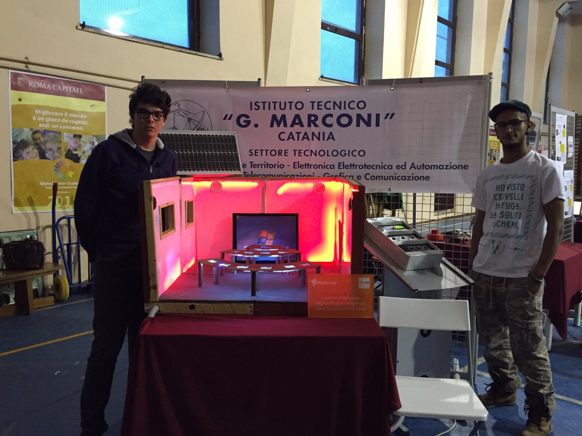 InfoSmartclass2's tweet photo. #gjc2015 #Roma #smartclass2.0 #cisiamo https://t.co/P88YXUpLcN