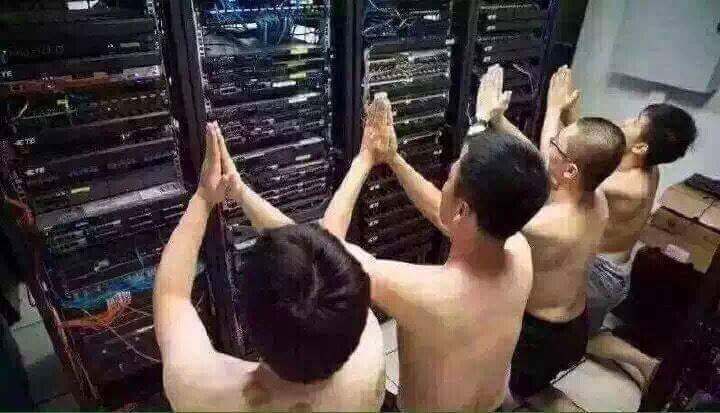 NetworkFaculty's tweet photo. Imagen divertida ;)
Haciendo upgrade de los servidores de producción https://t.co/uElWWRNaD4 https://t.co/QsBPoBSoXt
