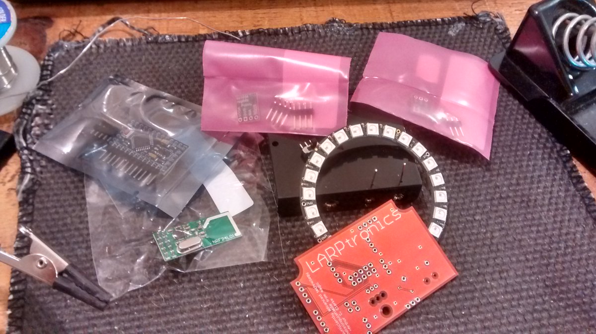 LARPtronics's tweet photo. The gift is getting along - Now on the innards #Larptronics https://t.co/zoLi2KFsqg