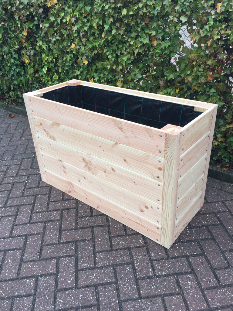 Lariks bloembakken zijn sterk en mooi. Wat wenst u nog meer in uw tuin. Ga snel naar fenctuindecoratie.nl