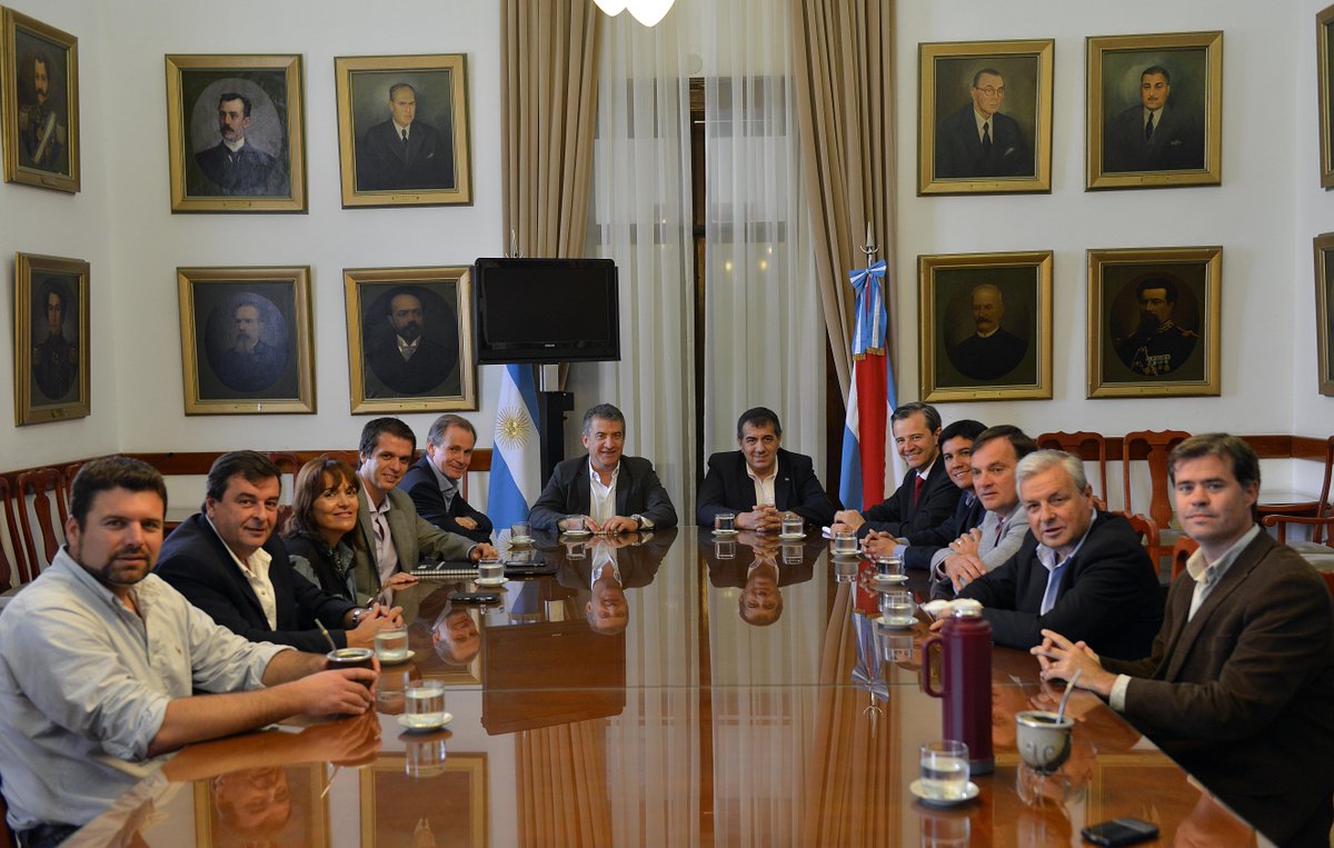 SergioUrribarri's tweet photo. Trabajando junto a @bordet y compañeros intendentes electos. ¡Nuestra responsabilidad es seguir transformando a ER! https://t.co/XORyW14SS1