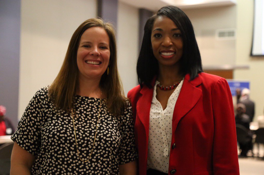 UnitedWayDallas's tweet photo. Excited to partner w @2011VCNCT for #ChatConnectRepeat! Great opportunity to address challenges facing #NTX veterans https://t.co/cbSohgzxGD