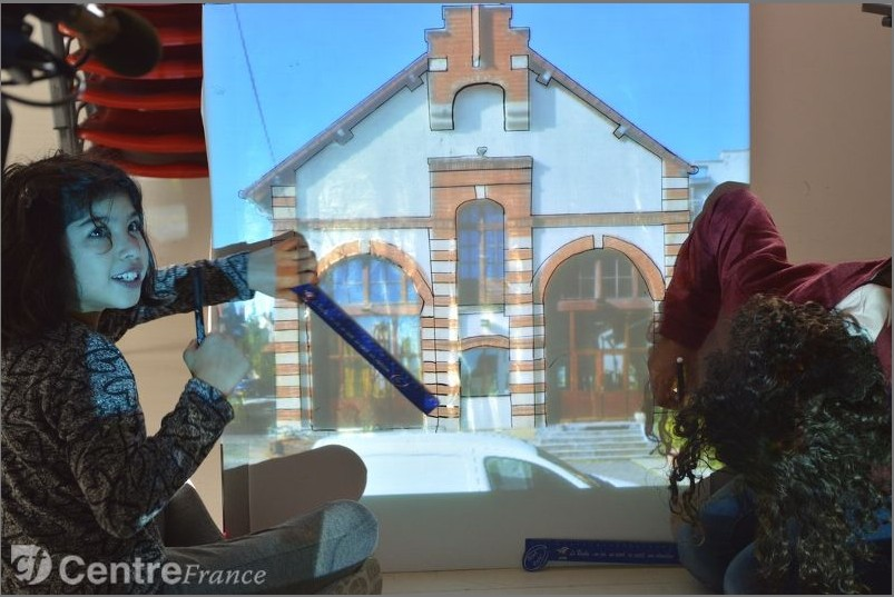 lejdc_fr's tweet photo. Le Café Charbon prendra vie grâce au #mapping. #Nevers #Nièvre #Vidéo @au_charbon https://t.co/sHbQPrxPLw https://t.co/HSwhckLPvo
