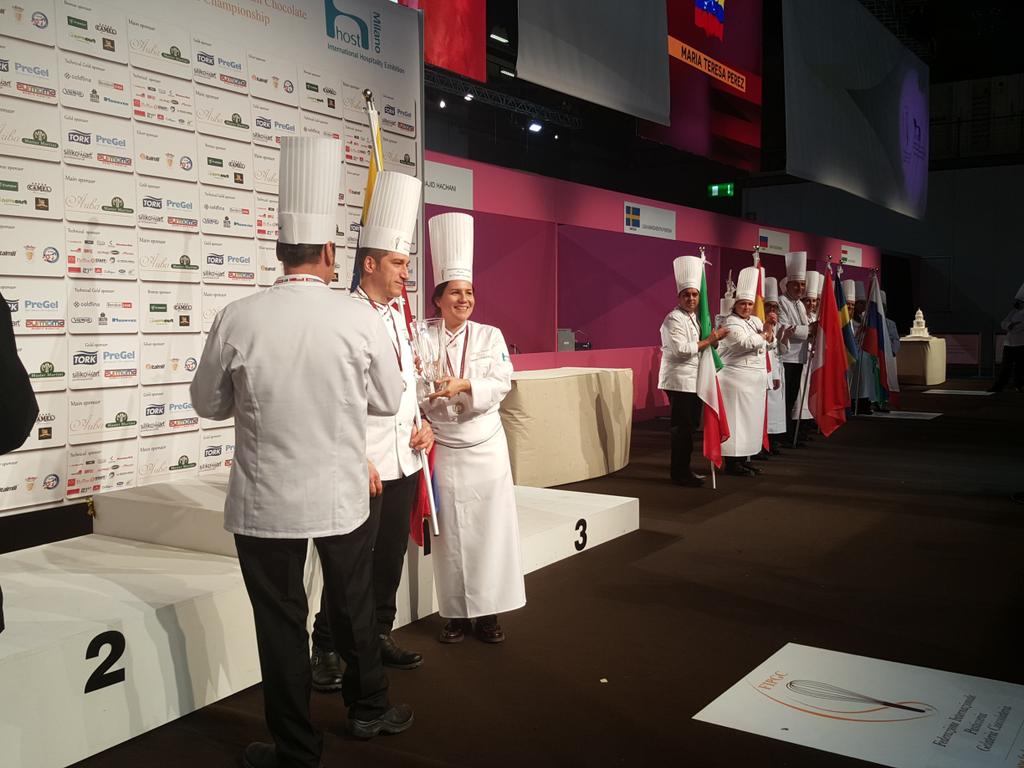 HostMilano's tweet photo. Miglior torta da esposizione assegnata al Venezuela https://t.co/vJsPqMxoTp